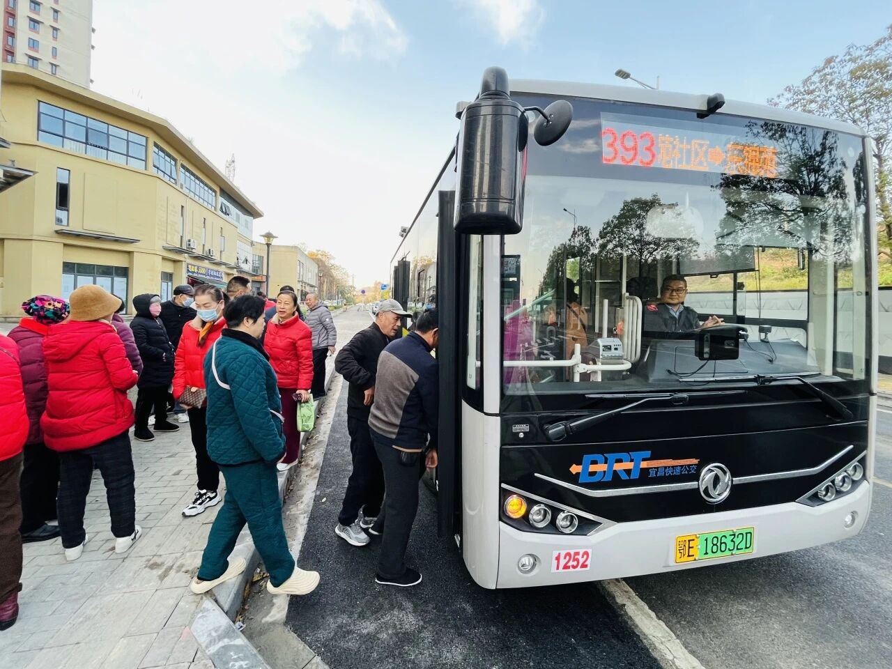 393路微循环公交开通，居民喜提“幸福线”